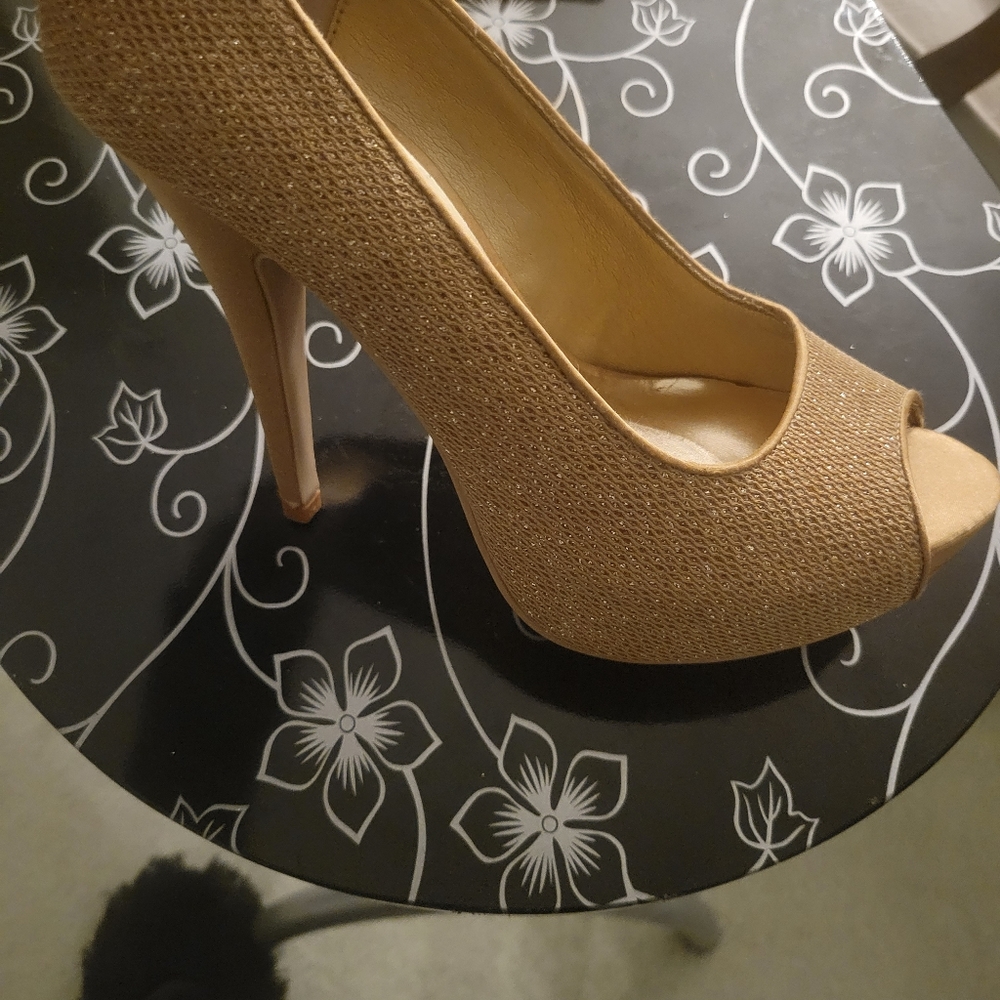 Shoes - Picture 9 of 9